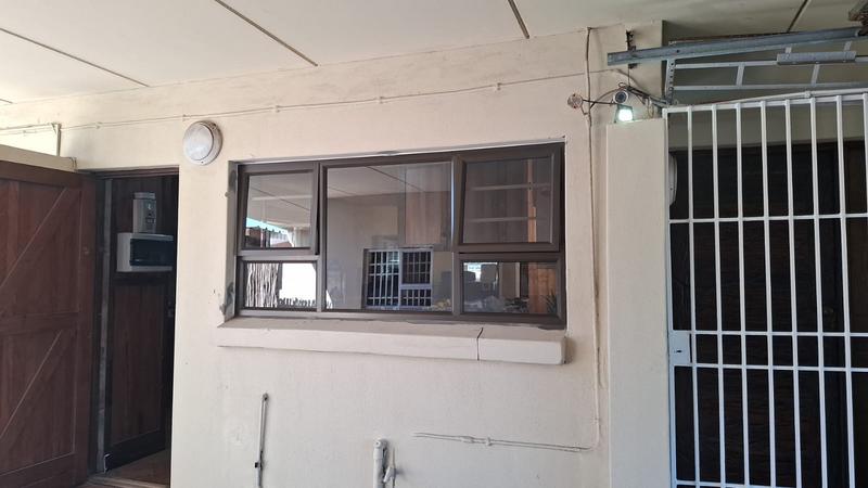 To Let 4 Bedroom Property for Rent in Bluewater Bay Eastern Cape